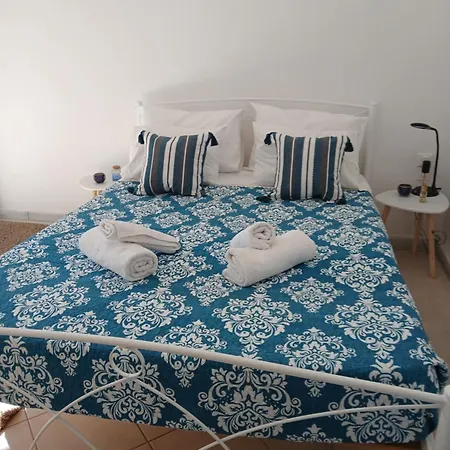 Josephine's House Semesterbostad *